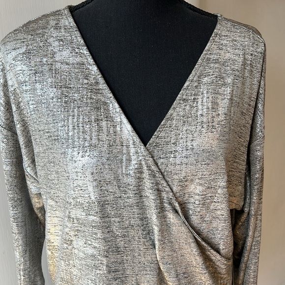 NWT Trouvé Metallic Wrap Top Large - Picture 2 of 9